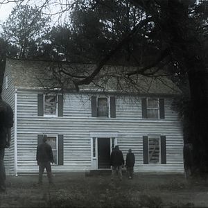 Bilder Fear Comes Home - Wer bleibt am Leben?