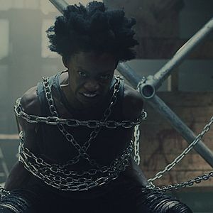 Bilder She Never Died