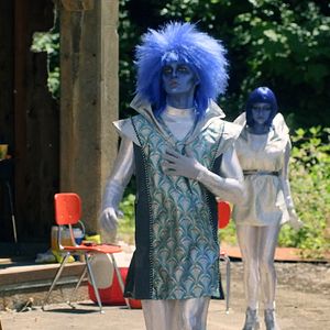 Bilder Everything Sucks!