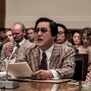 Bilder Das Attentat – The Man Standing Next