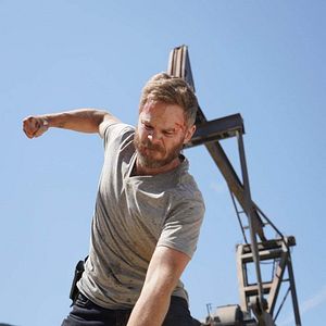 Bilder Anderson Falls - Ein Cop am Abgrund