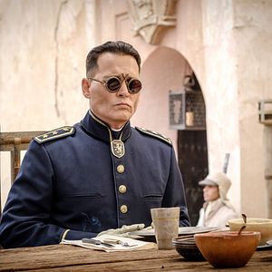 Bilder Waiting For The Barbarians