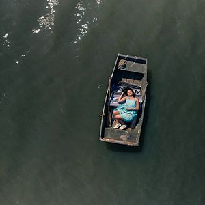 Bilder Coyote Lake - Die Wahrheit liegt unter der Oberfläche!