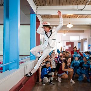 Bilder Julie and the Phantoms