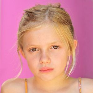 Bilder Avery Tiiu Essex