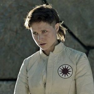 Bilder Raised By Wolves