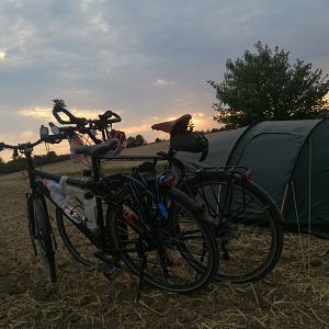 Bilder Verplant - Wie zwei Typen versuchen, mit dem Rad nach Vietnam zu fahren