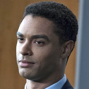 Bilder Regé-Jean Page