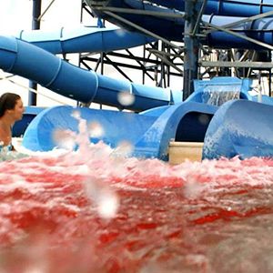 Bilder Aquaslash - Vom Spassbad zum Blutbad