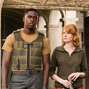 Bilder Outside The Wire