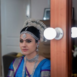 Bilder Tribhanga: Wundervoll unvollkommen