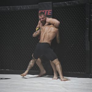 Bilder Cagefighter: Worlds Collide