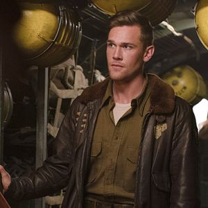 Bilder Shadow In The Cloud