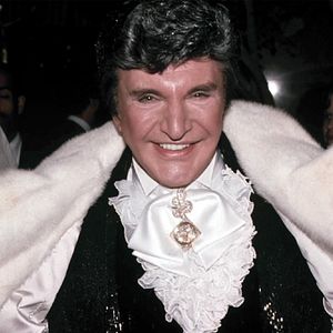 Bilder Look Me Over - Liberace