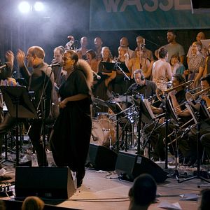 Bilder A Symphony Of Noise