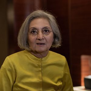 Bilder Searching For Sheela