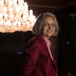 Bilder Searching For Sheela