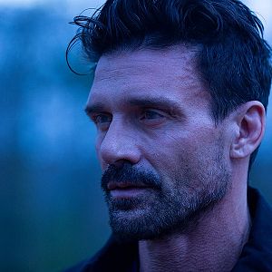 Bilder Into the Ashes