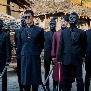 Bilder Slate - Here She Comes To Save The World