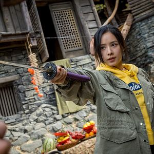 Bilder Slate - Here She Comes To Save The World