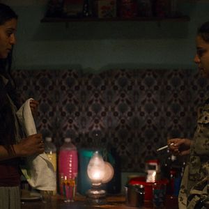 Bilder Im Feuer - Zwei Schwestern