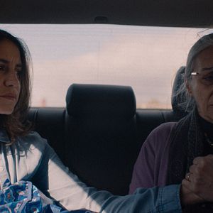 Bilder Im Feuer - Zwei Schwestern