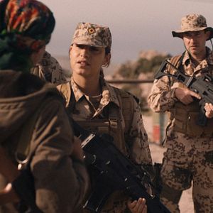 Bilder Im Feuer - Zwei Schwestern