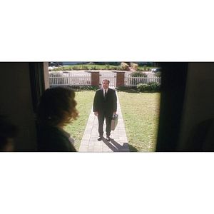 Bilder Happily – Glück in der Ehe, Pech beim Mord