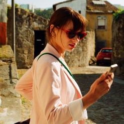 Bilder Don't Read This On A Plane