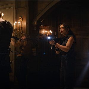 Bilder Hannah John-Kamen