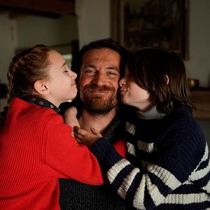 Bilder Hold Me Tight