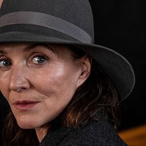 Bilder Nobody Has To Know