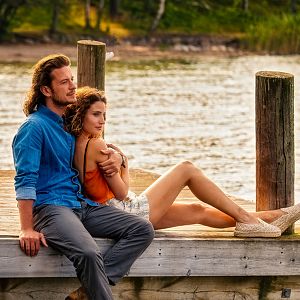 Bilder Inga Lindström: Rosenblüten im Sand