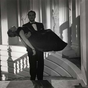 Bilder La diosa arrodillada