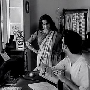 Bilder Charulata - die einsame Frau