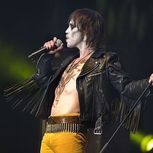 Bilder Happy Metal - All We Need Is Love!