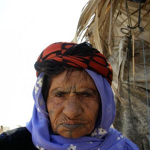 Bilder Toprağa Uzanan Eller