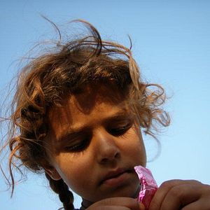 Bilder Toprağa Uzanan Eller