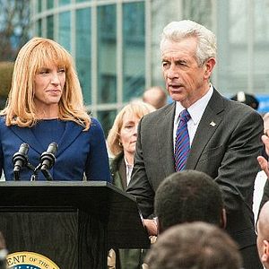 Bilder Hostages (US)