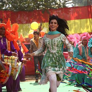 Bilder Besharam - Unverschämt schamlos