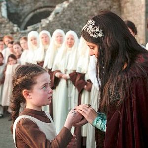 Bilder Adelaide Kane