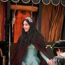 Bilder Adelaide Kane