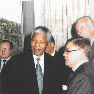 Bilder Plot for Peace