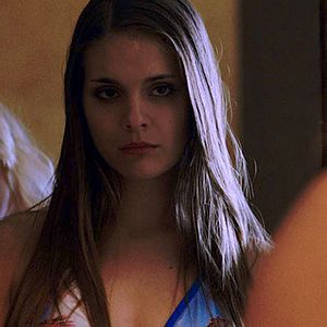 Bilder Caitlin Stasey
