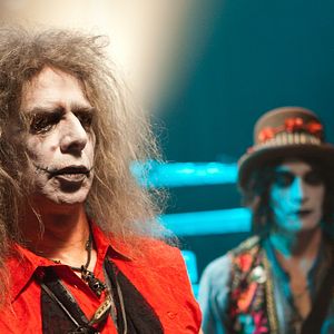 Bilder Happy Metal - All We Need Is Love!