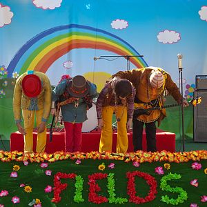 Bilder Happy Metal - All We Need Is Love!