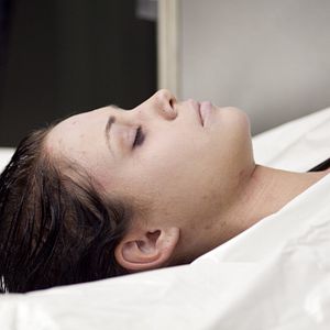 Bilder Monika - Eine Frau sieht rot