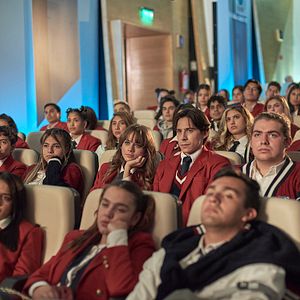 Bilder Rebelde - Jung und rebellisch