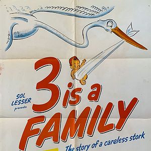 Bilder Three Is a Family