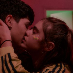 Bilder All Eyes Off Me